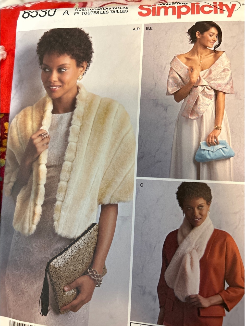 Simplicity 8530 Misses' Accessories Sewing Pattern for Stole, Shawl, Scarf, Clut